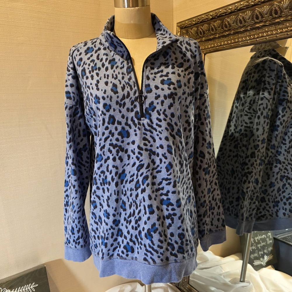 T By Talbots • Blue/Black Leopard Print Pullover. Sz LG.